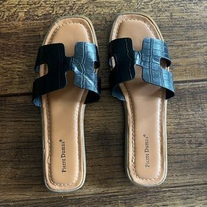 Boutique sandals